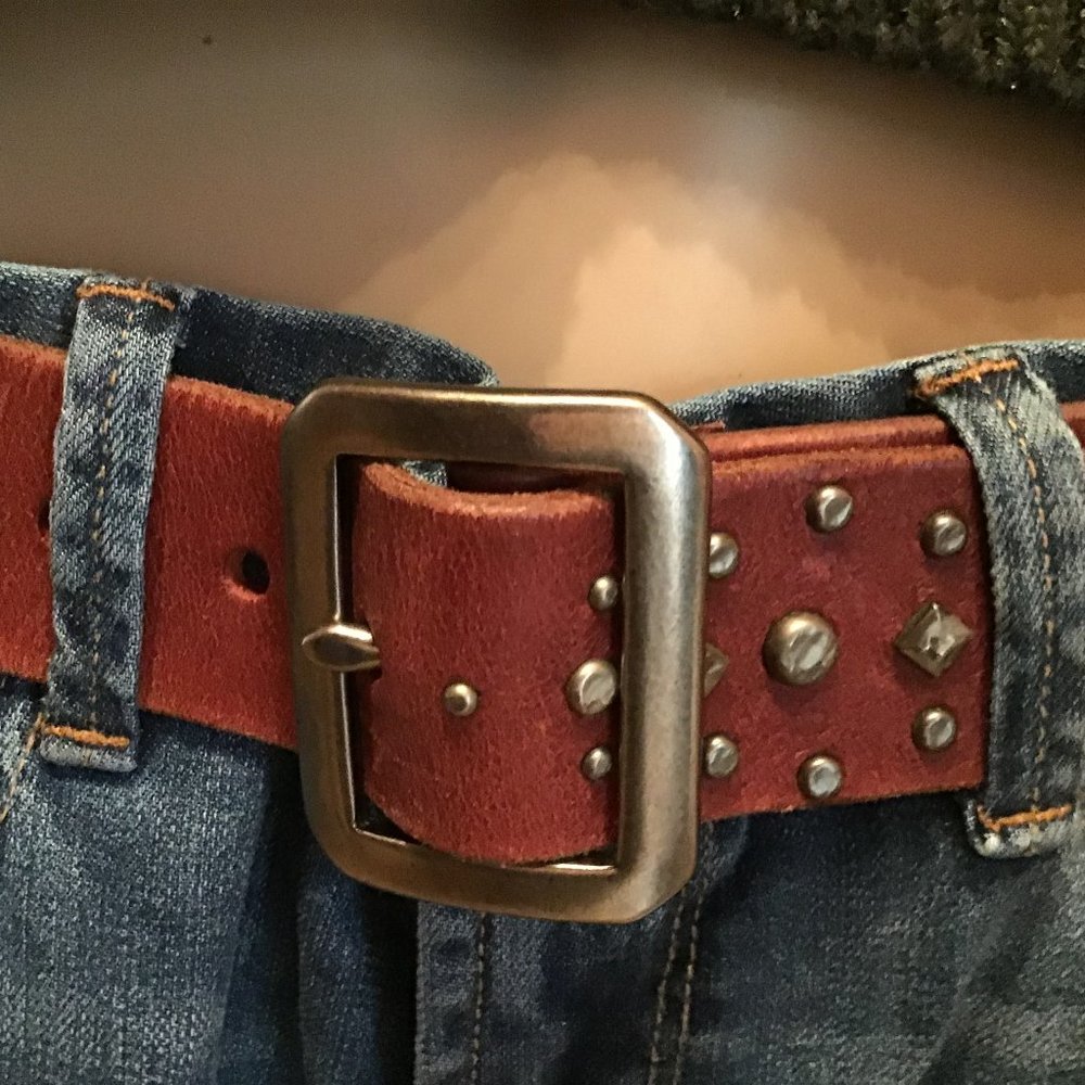 Lucky Brand Genuine Leather & Shell Grommet Belt